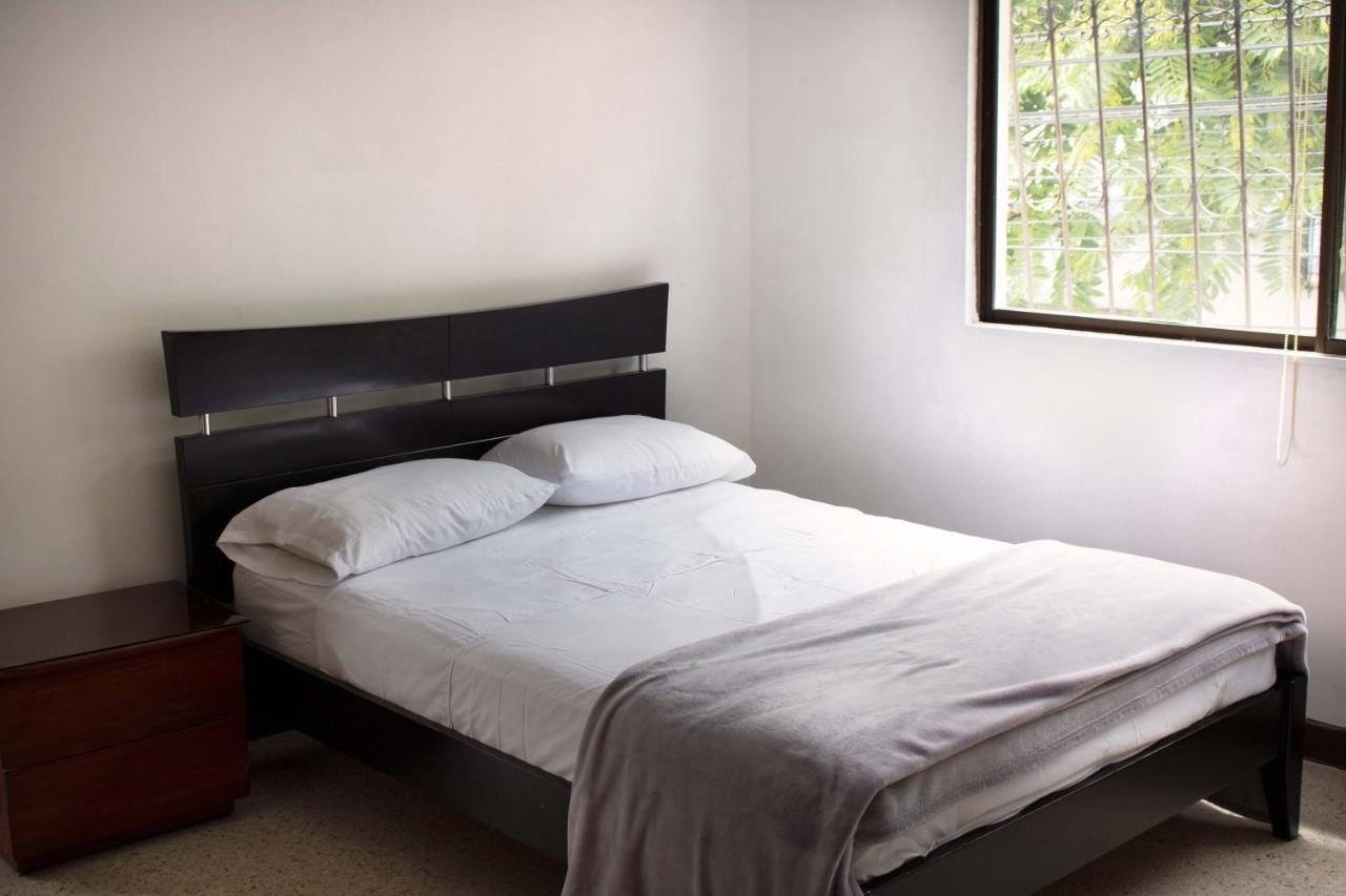 Apartamentos Limonar Кали Екстериор снимка