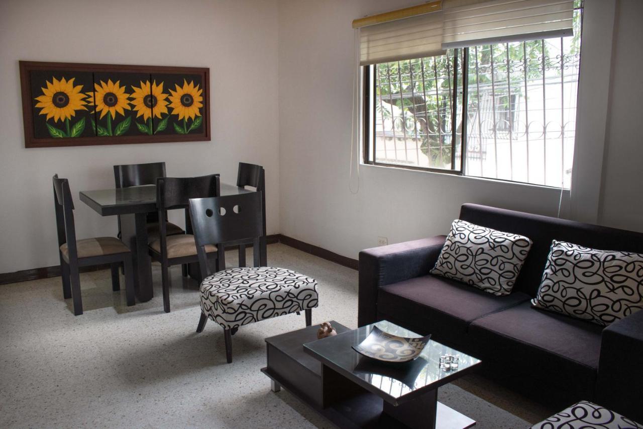 Apartamentos Limonar Кали Екстериор снимка